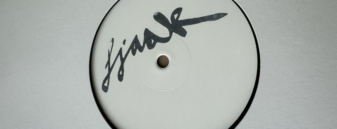  FJAAK011, Vinyl 