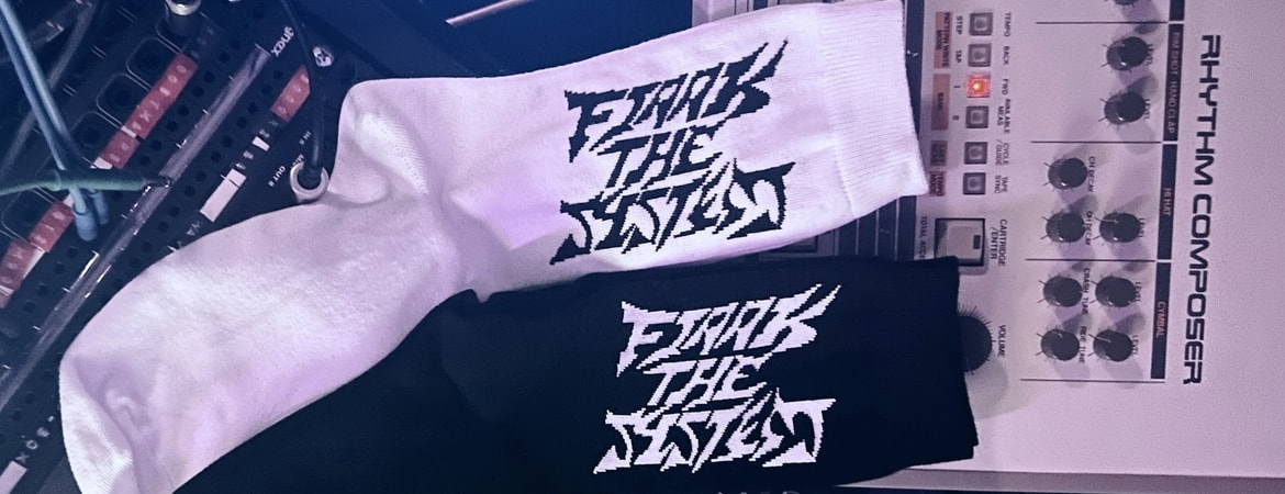 FJAAK THE SYSTEM SOCKS,